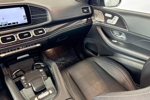 Photo of 2022 Black Mercedes-Benz GLS 450