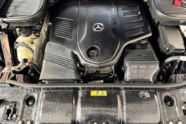 Photo of 2022 Black Mercedes-Benz GLS 450