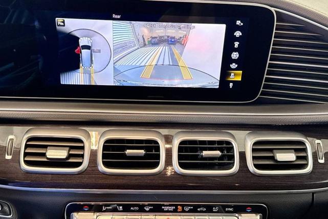 Photo of 2022 Black Mercedes-Benz GLS 450