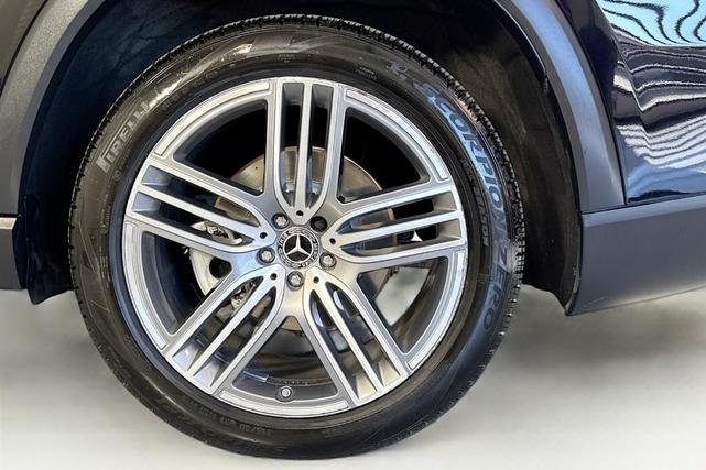 Photo of 2022 Black Mercedes-Benz GLS 450