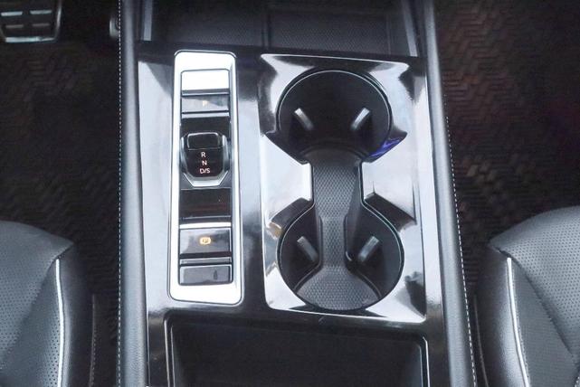 Photo of 2024 Silver Bird Metallic Volkswagen Atlas