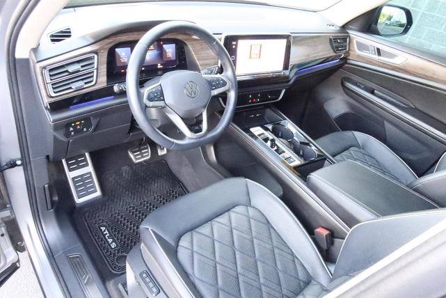 Photo of 2024 Silver Bird Metallic Volkswagen Atlas