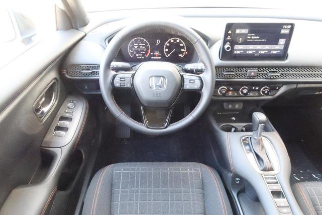 Photo of 2026 Platinum White Pearl Honda HR-V