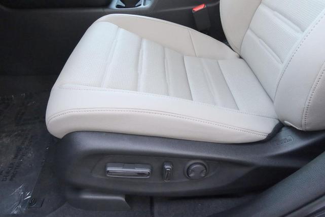Photo of 2026 Meteorite Gray Metallic Honda CR-V