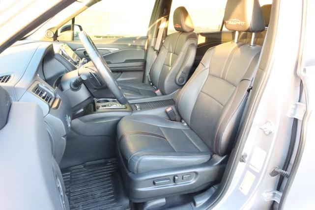 Photo of 2022 Lunar Silver Metallic Honda Passport
