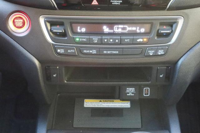Photo of 2022 Lunar Silver Metallic Honda Passport