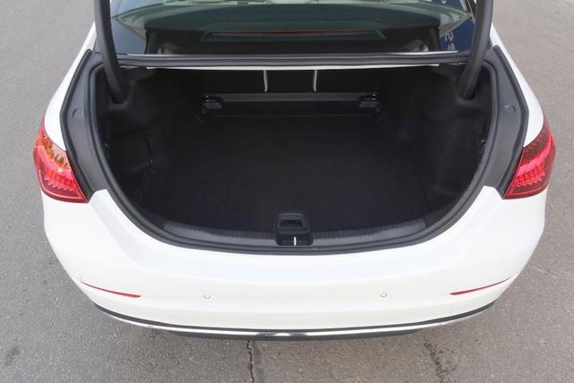 Photo of 2024 Polar White Mercedes-Benz C-Class