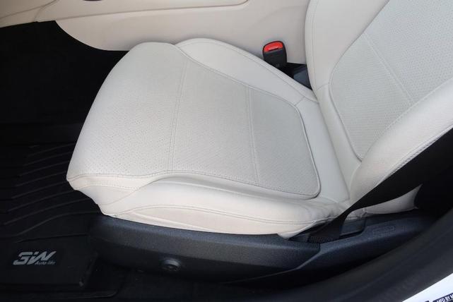 Photo of 2024 Polar White Mercedes-Benz C-Class