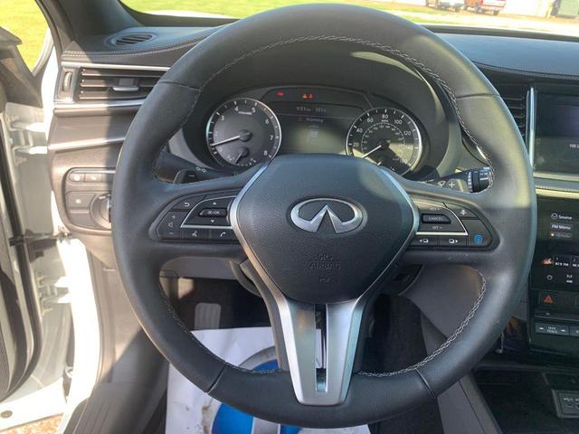 Photo of 2024 Radiant White INFINITI QX55