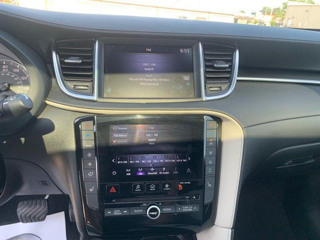 Photo of 2024 Radiant White INFINITI QX55