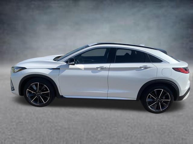 Photo of 2024 Radiant White INFINITI QX55