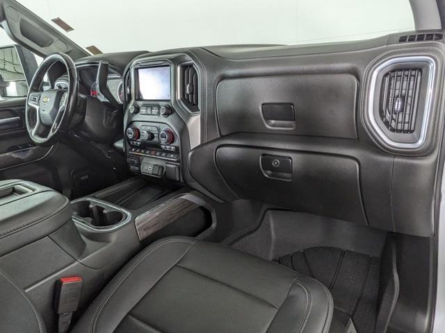 Photo of 2022 Iridescent Pearl Tricoat Chevrolet Silverado 3500