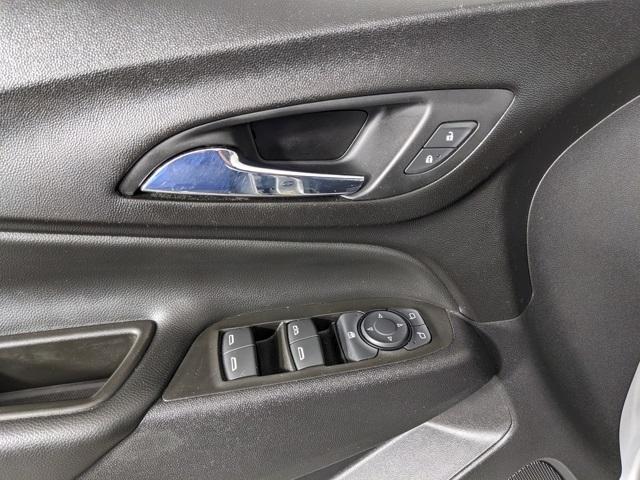 Photo of 2020 Silver Ice Metallic Chevrolet Equinox