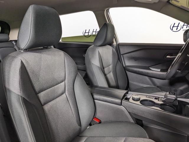 Photo of 2024 Brilliant Silver Metallic Nissan Rogue