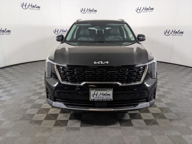 Photo of 2024 Ebony Black Kia Sorento