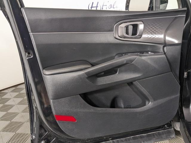 Photo of 2024 Ebony Black Kia Sorento