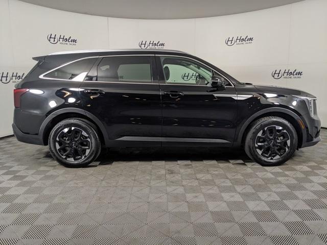 Photo of 2024 Ebony Black Kia Sorento