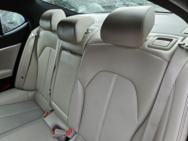 Photo of 2022 Red Genesis G70