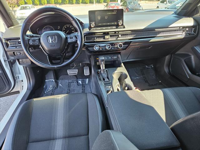 Photo of 2025 Platinum White Pearl Honda Civic