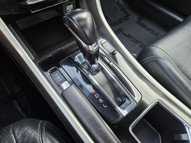Photo of 2016 Crystal Black Pearl Honda Accord
