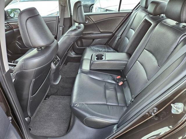 Photo of 2016 Crystal Black Pearl Honda Accord