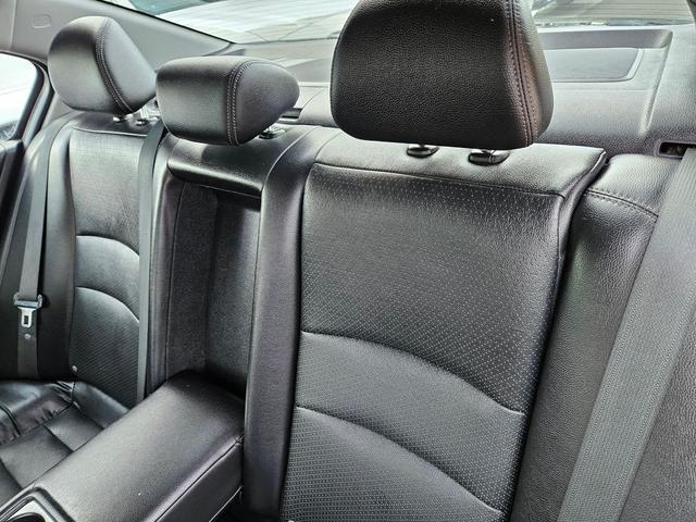 Photo of 2016 Crystal Black Pearl Honda Accord