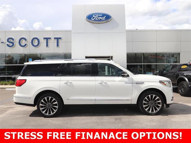 Photo of 2021 Pristine White Lincoln Navigator