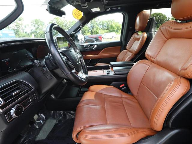Photo of 2021 Pristine White Lincoln Navigator