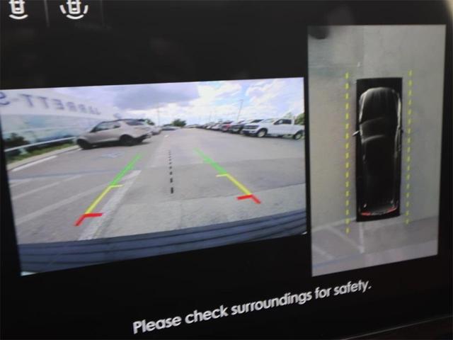 Photo of 2021 Pristine White Lincoln Navigator
