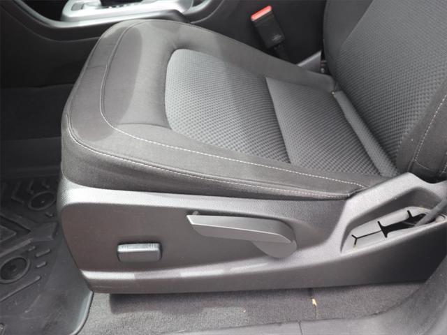 Photo of 2022 Summit White Chevrolet Colorado