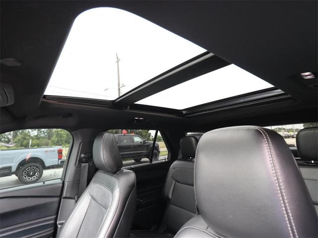 Photo of 2020 Oxford White Ford Explorer