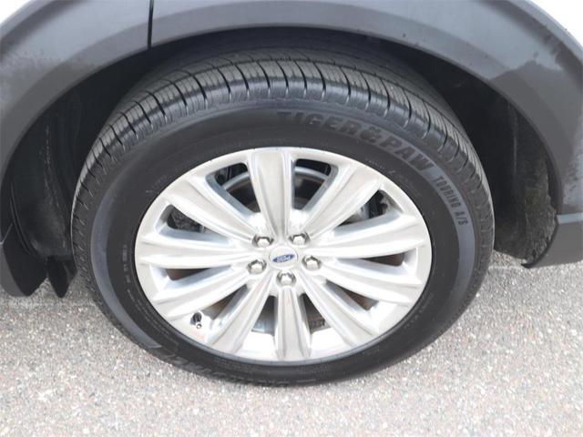 Photo of 2020 Oxford White Ford Explorer