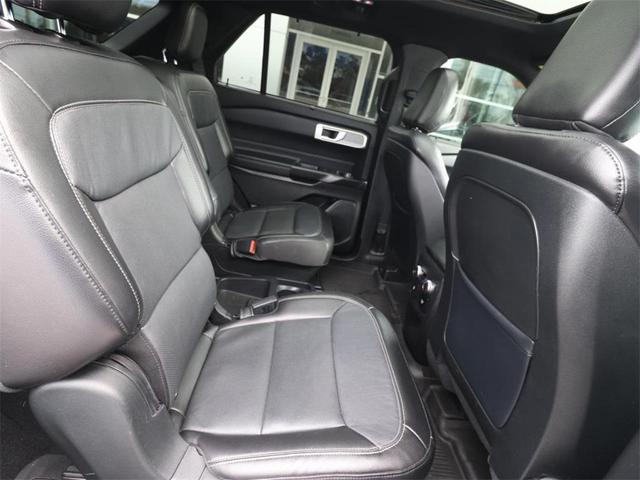 Photo of 2020 Oxford White Ford Explorer