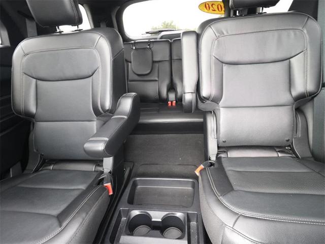 Photo of 2020 Oxford White Ford Explorer