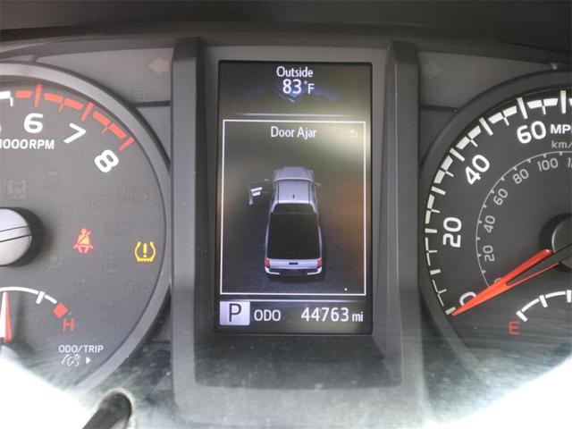 Photo of 2021 Super White Toyota Tacoma