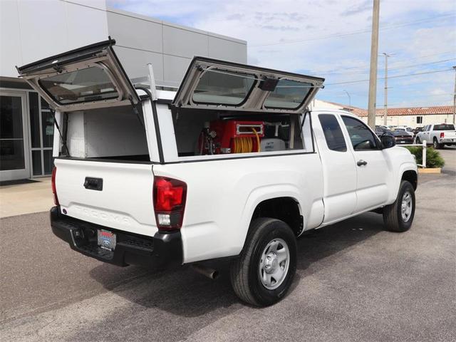 Photo of 2022 White Toyota Tacoma