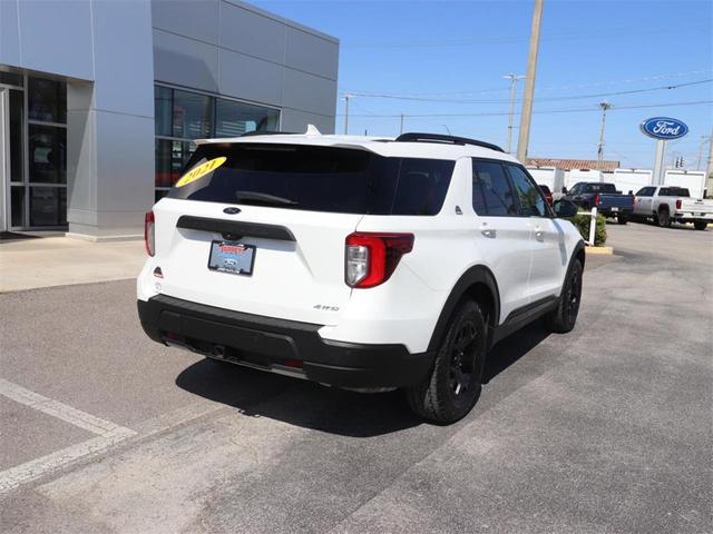 Photo of 2021 Star White Metallic Tri-Coat Ford Explorer