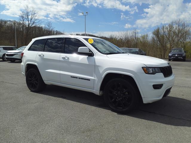 Photo of 2019 Bright White Clearcoat Jeep Grand Cherokee