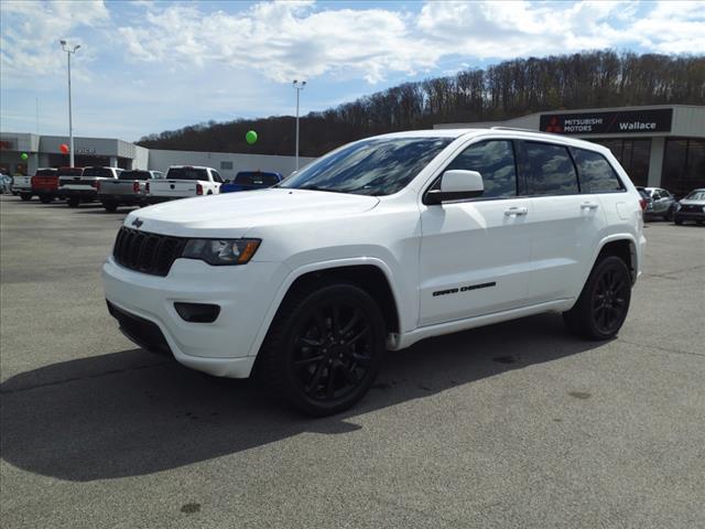 Photo of 2019 Bright White Clearcoat Jeep Grand Cherokee