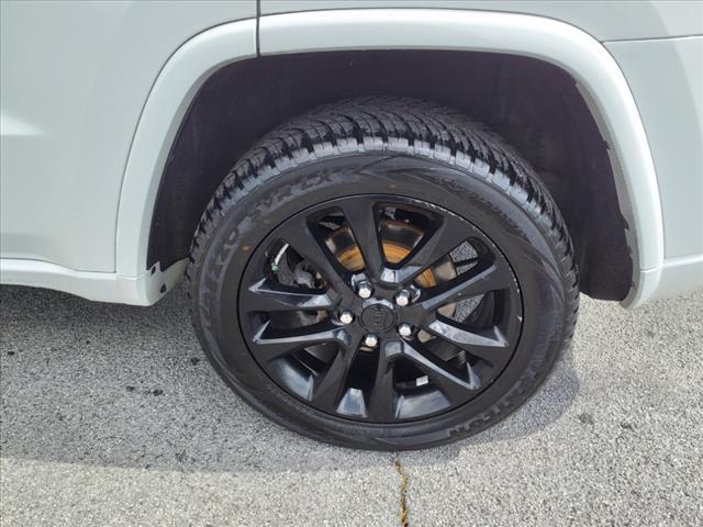 Photo of 2019 Bright White Clearcoat Jeep Grand Cherokee