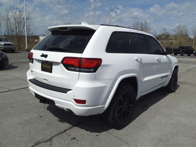 Photo of 2019 Bright White Clearcoat Jeep Grand Cherokee