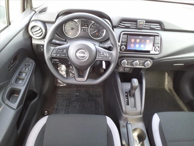 Photo of 2025 Brilliant Silver Nissan Versa