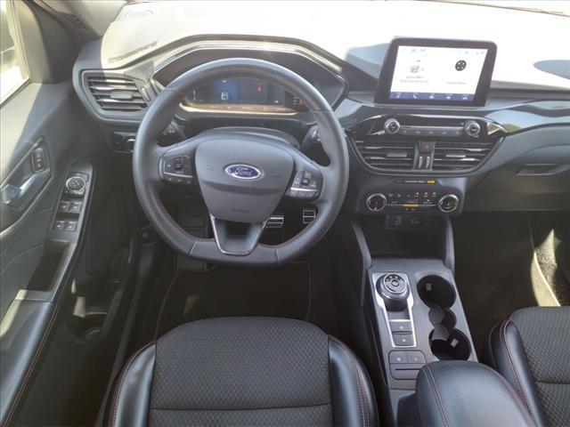 Photo of 2023 Oxford White Ford Escape