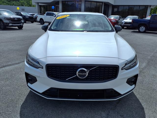 Photo of 2024 White Volvo S60