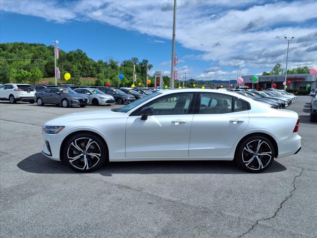 Photo of 2024 White Volvo S60