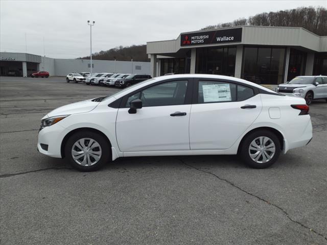 Photo of 2025 Cloud White Nissan Versa
