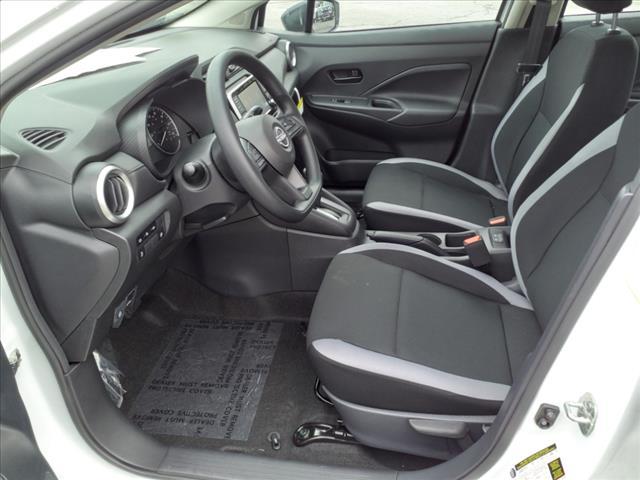 Photo of 2025 Cloud White Nissan Versa