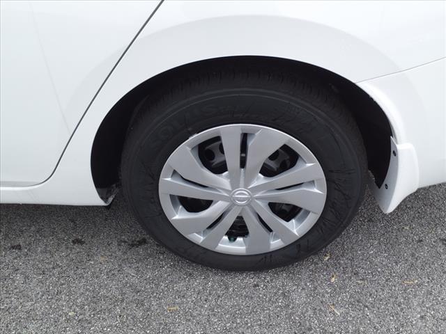 Photo of 2025 Cloud White Nissan Versa
