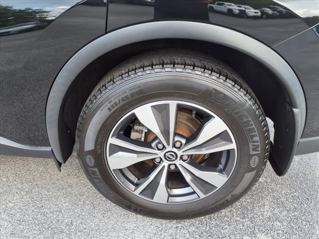 Photo of 2023 Black Nissan Murano