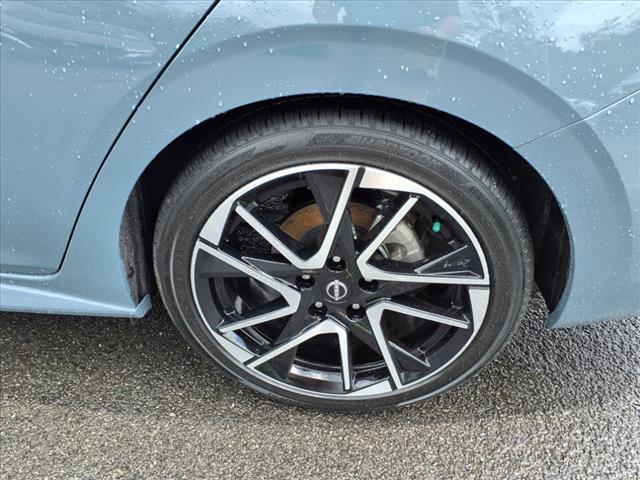 Photo of 2025 2t Gry Blk Roof Nissan Sentra